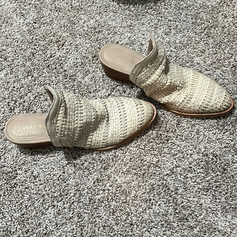 WORN ONCE! Neutral mule slides leather!